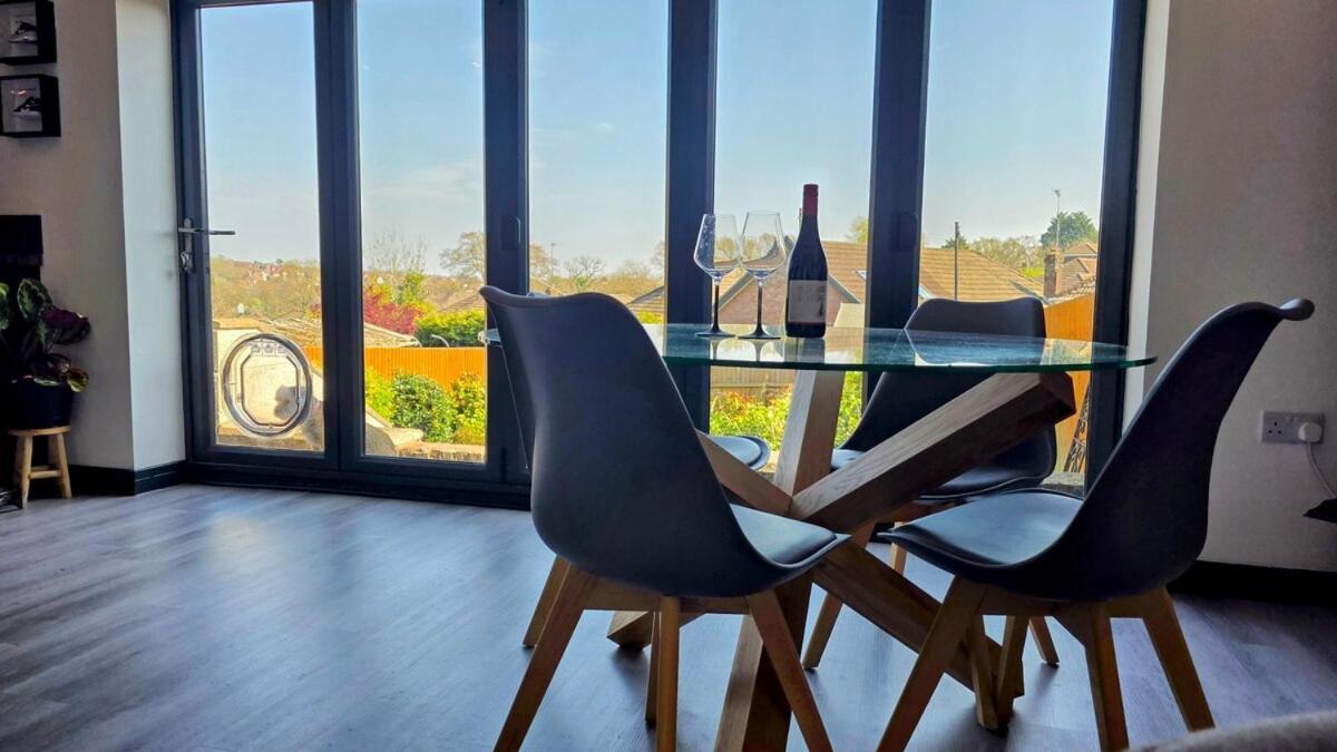 Stylish, Modern Holiday home *