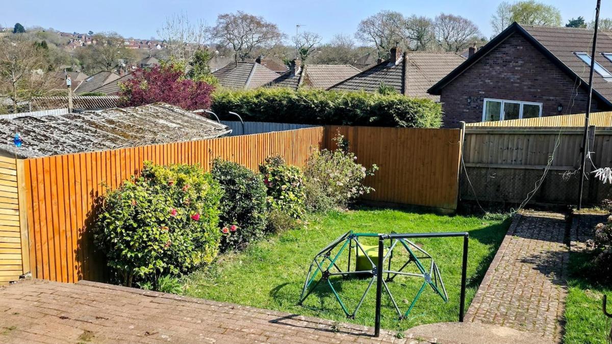 Stylish, Modern Holiday home Cardiff